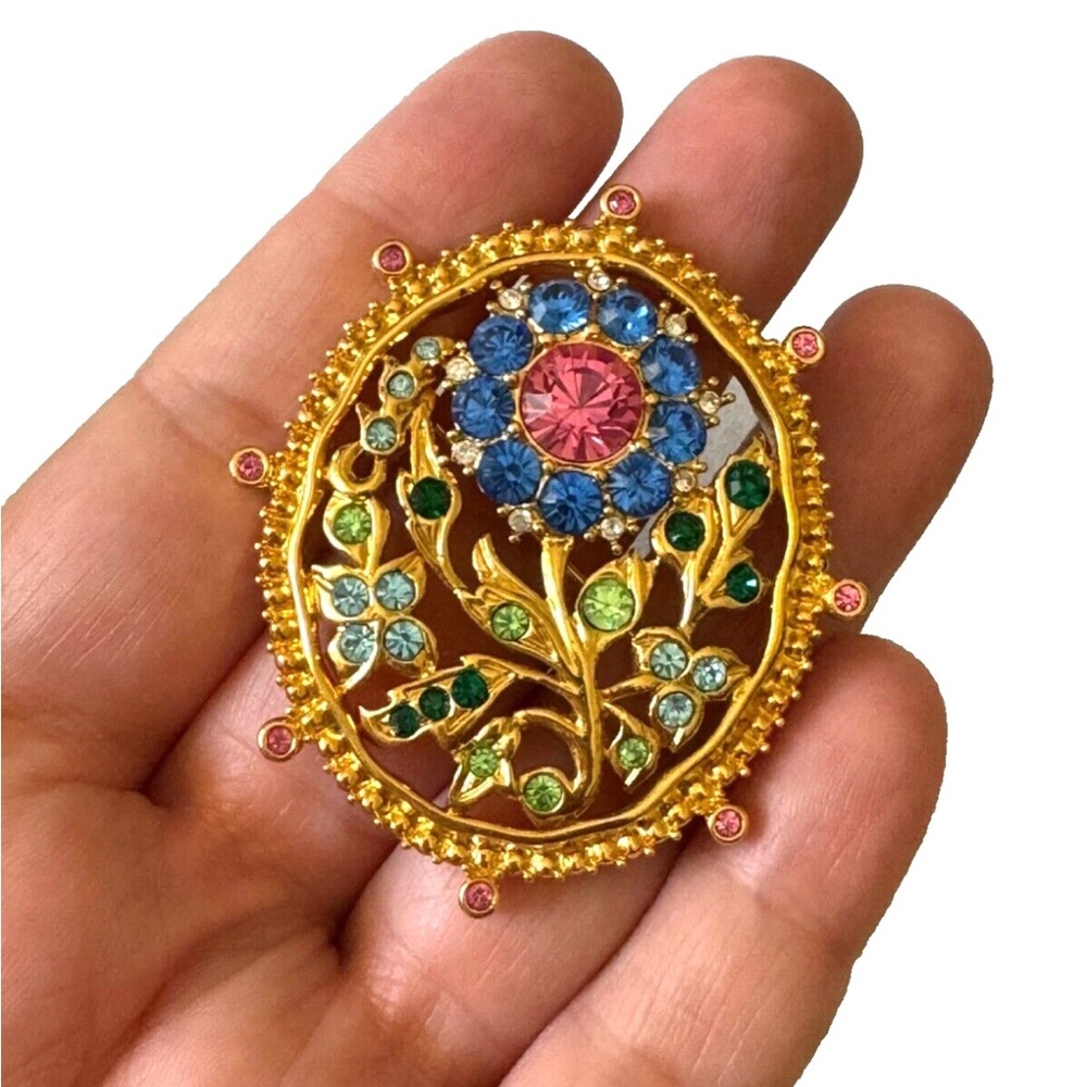 Vintage 1998 TRIFARI Limited Edition FLOWER BROOCH Rhinestones Gold Tone #900